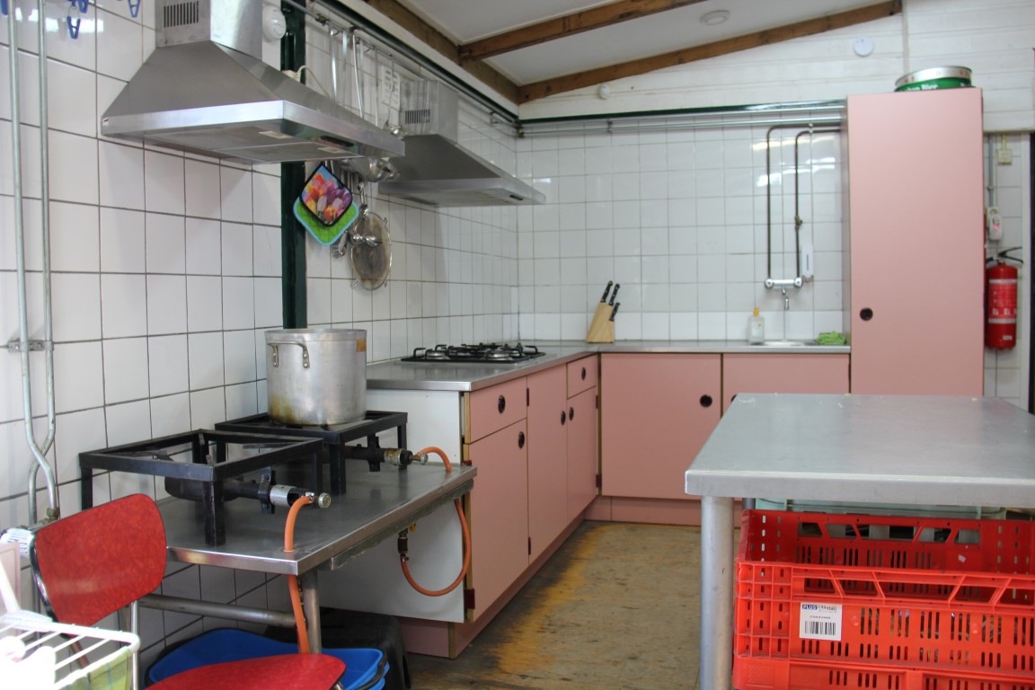 4 pits fornuis + 2 grote industriebranders